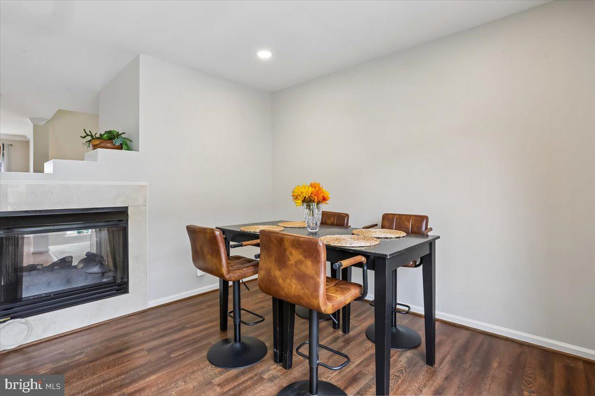 723 Main Street, Unit 723B Gaithersburg, MD 20878 - Photo 8 of 70 Eat-in kitchen area