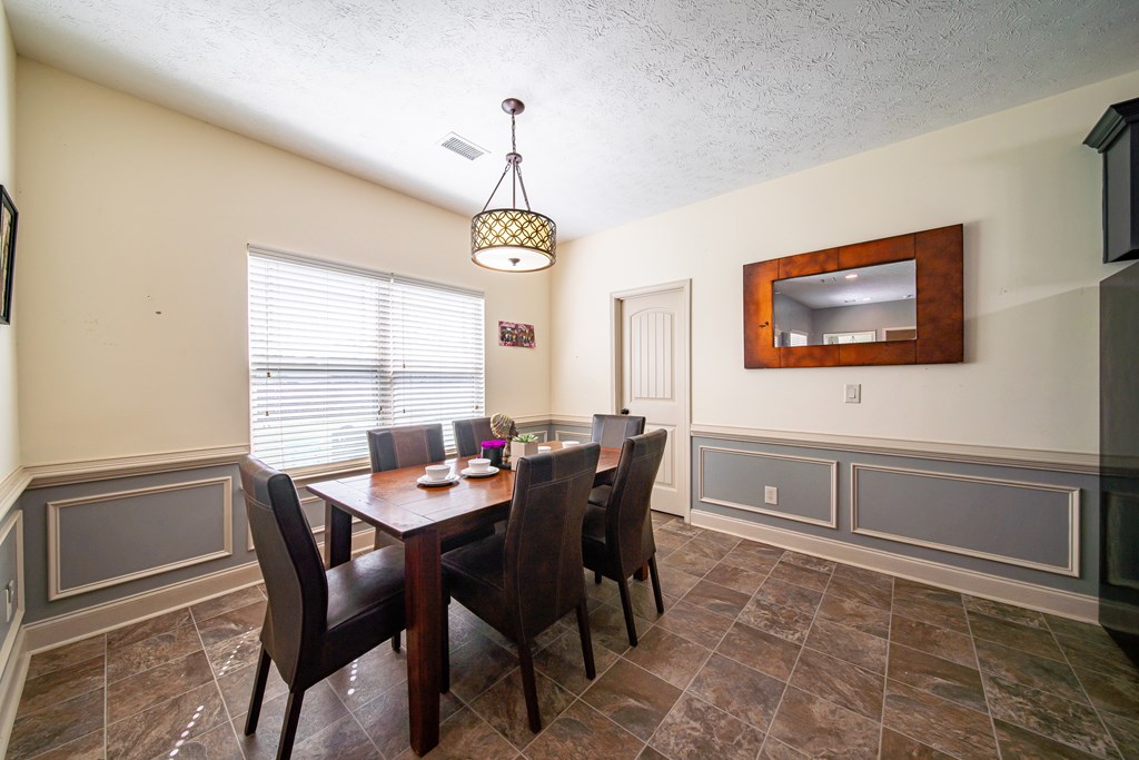 10 Talon Court Fort Mitchell, AL 36856 - Photo 8 of 50 Breakfast area
