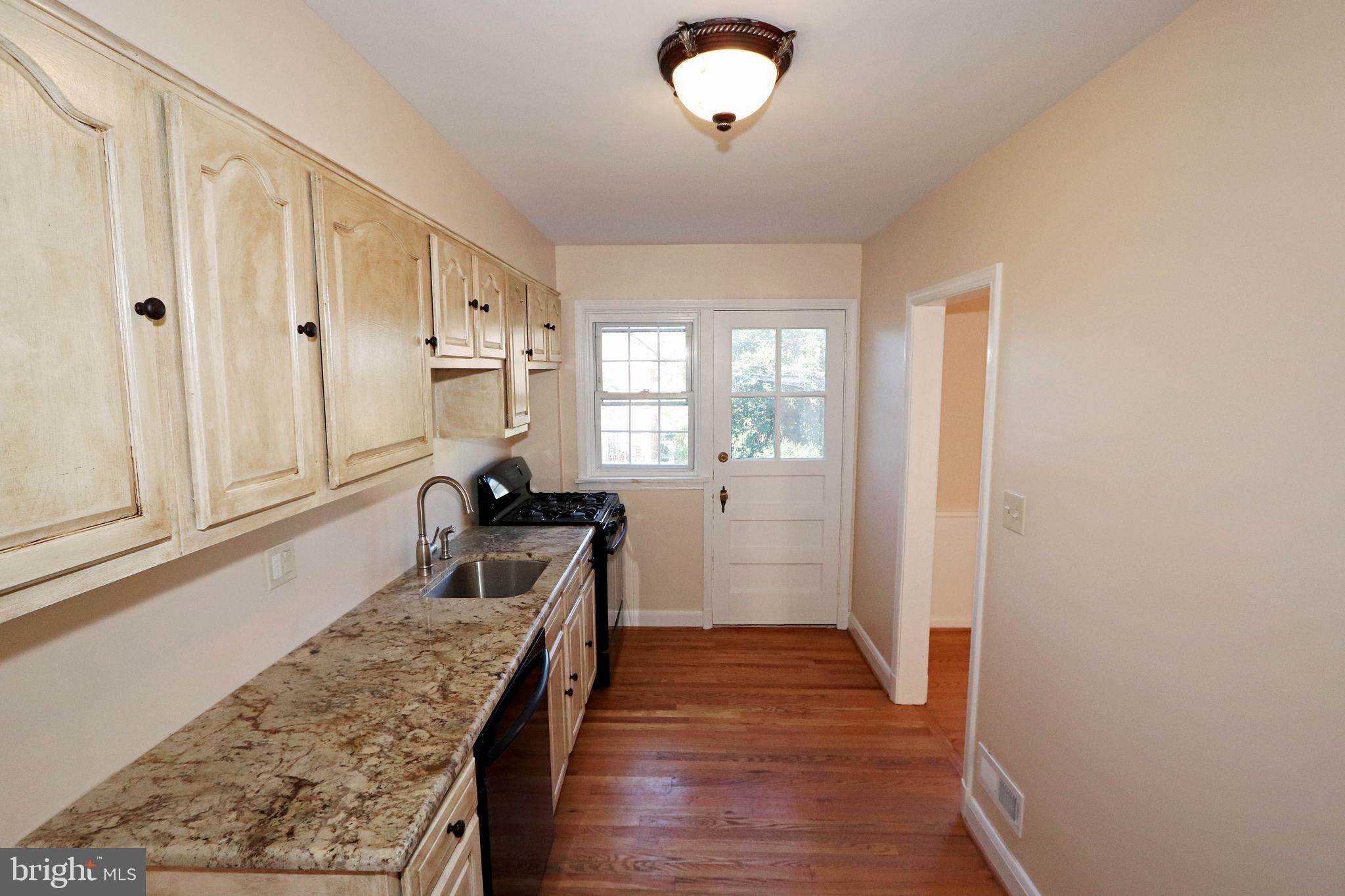 106 Brandon Road Baltimore, MD 21212 - Photo 11 of 35 Kitchen