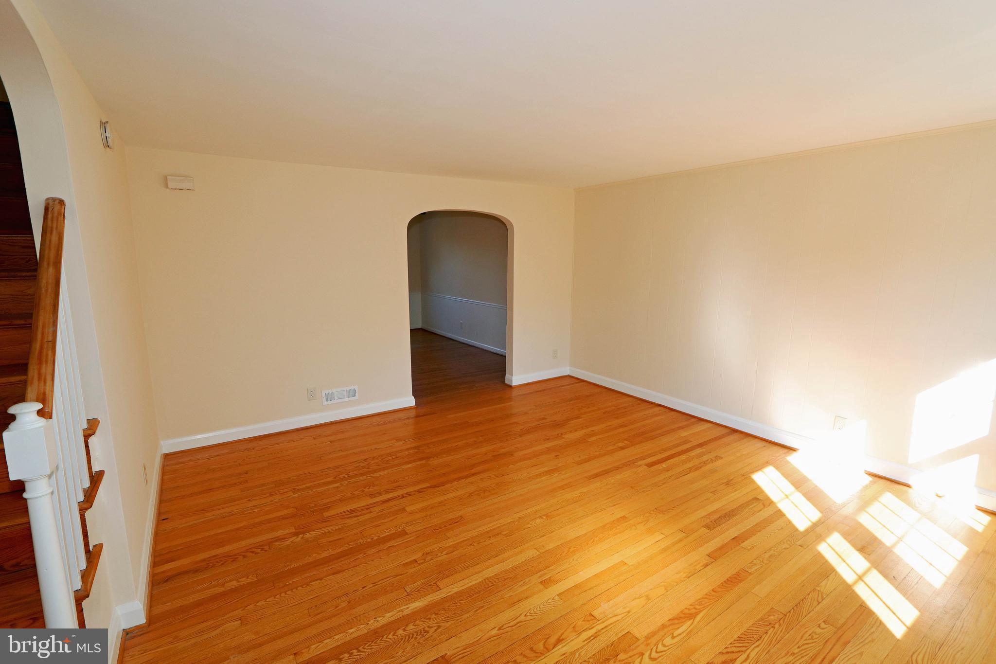 106 Brandon Road Baltimore, MD 21212 - Photo 4 of 35 Living room