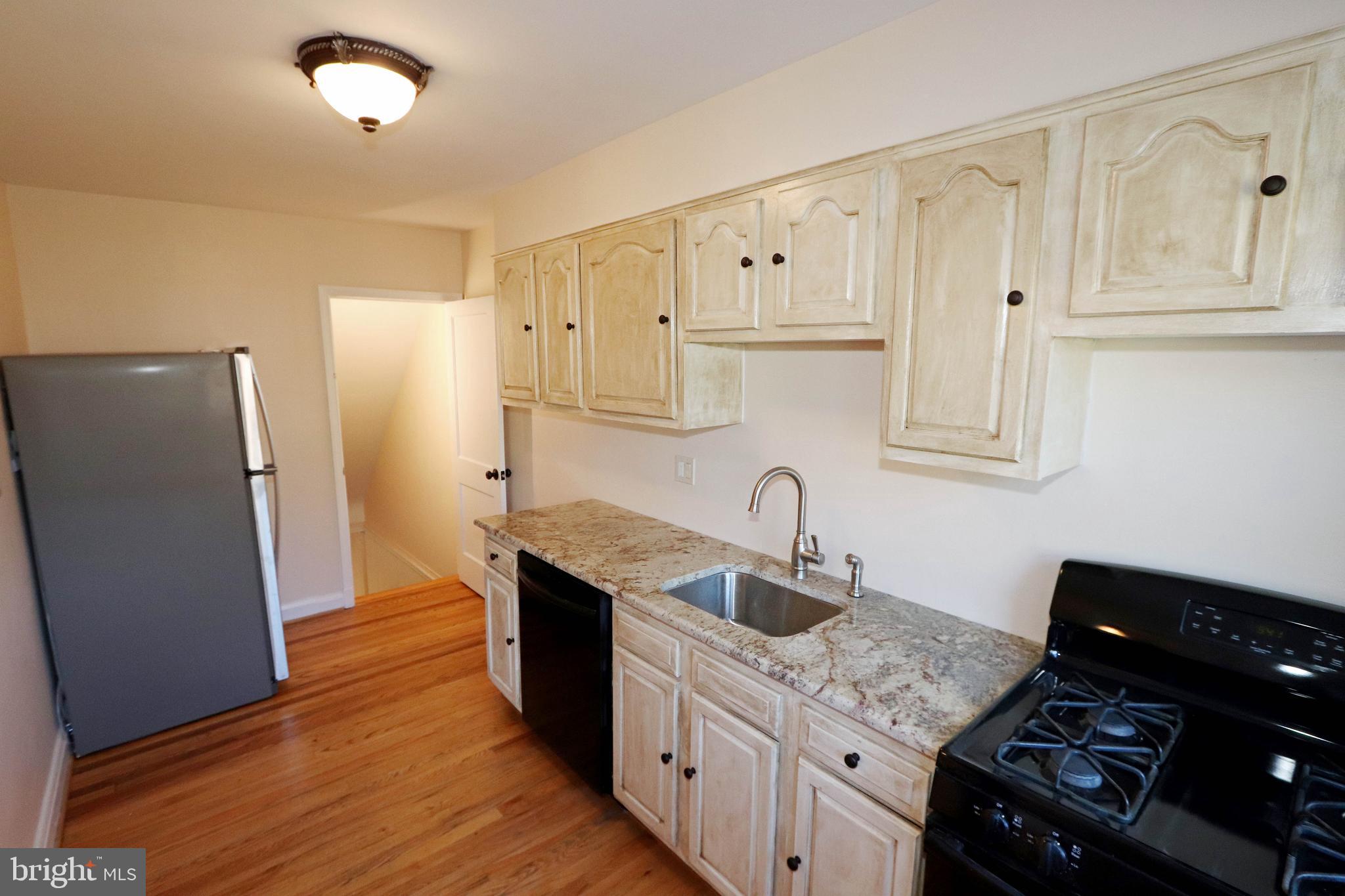 106 Brandon Road Baltimore, MD 21212 - Photo 8 of 35 Kitchen
