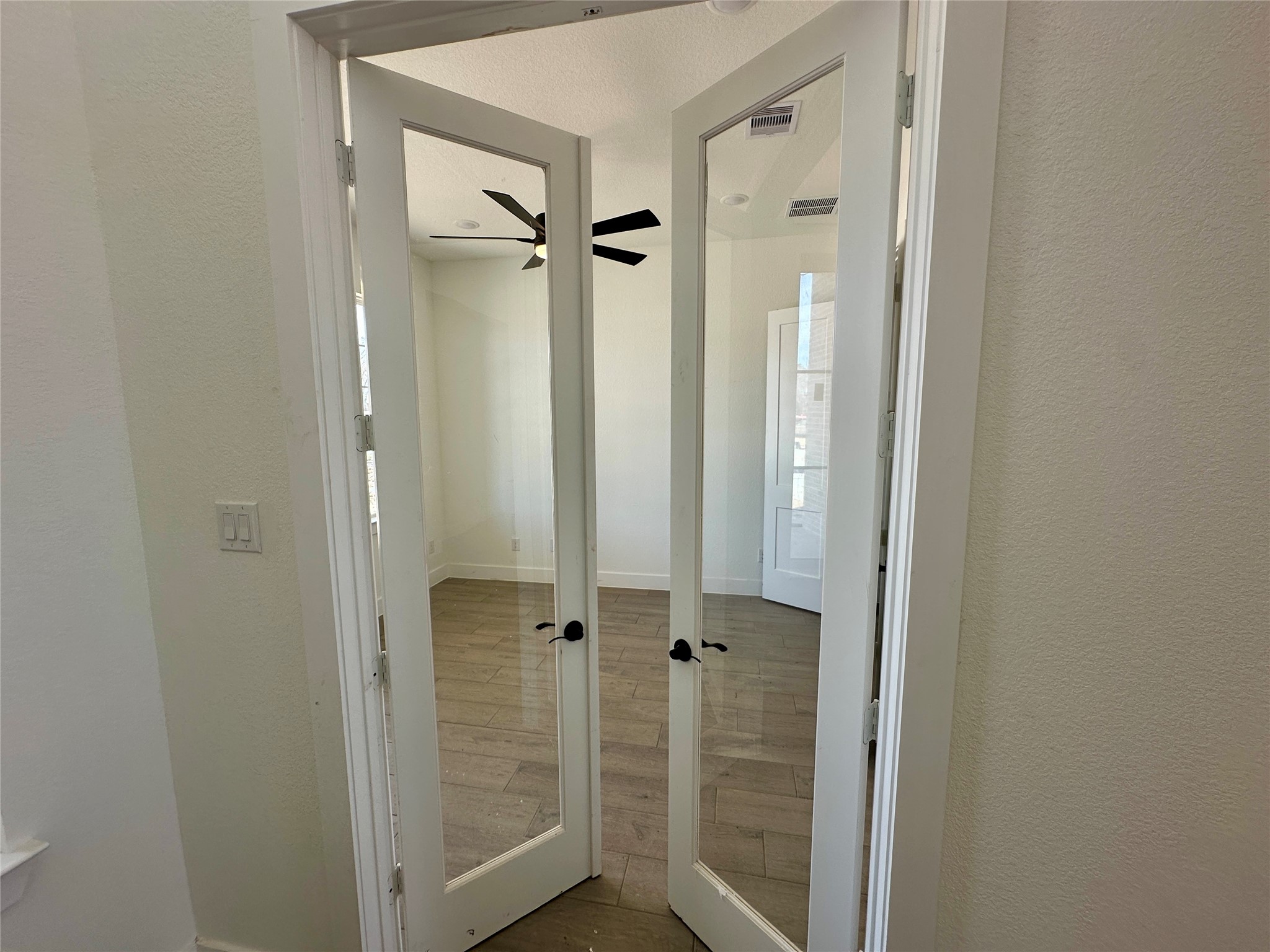 485 Lone Ranger Drive Montgomery, TX 77316 - Photo 13 of 32 a bathroom with a shower