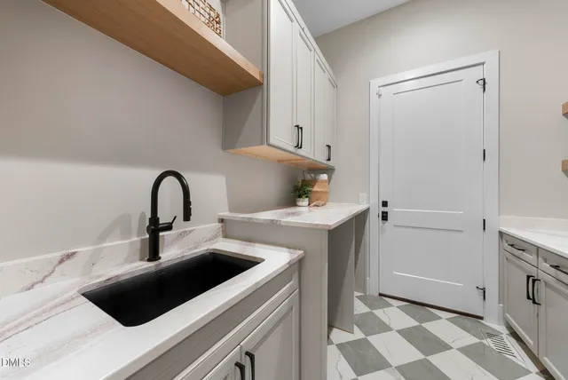 $3,995,000 | 7000 North Ridge Drive, Raleigh, NC 27615