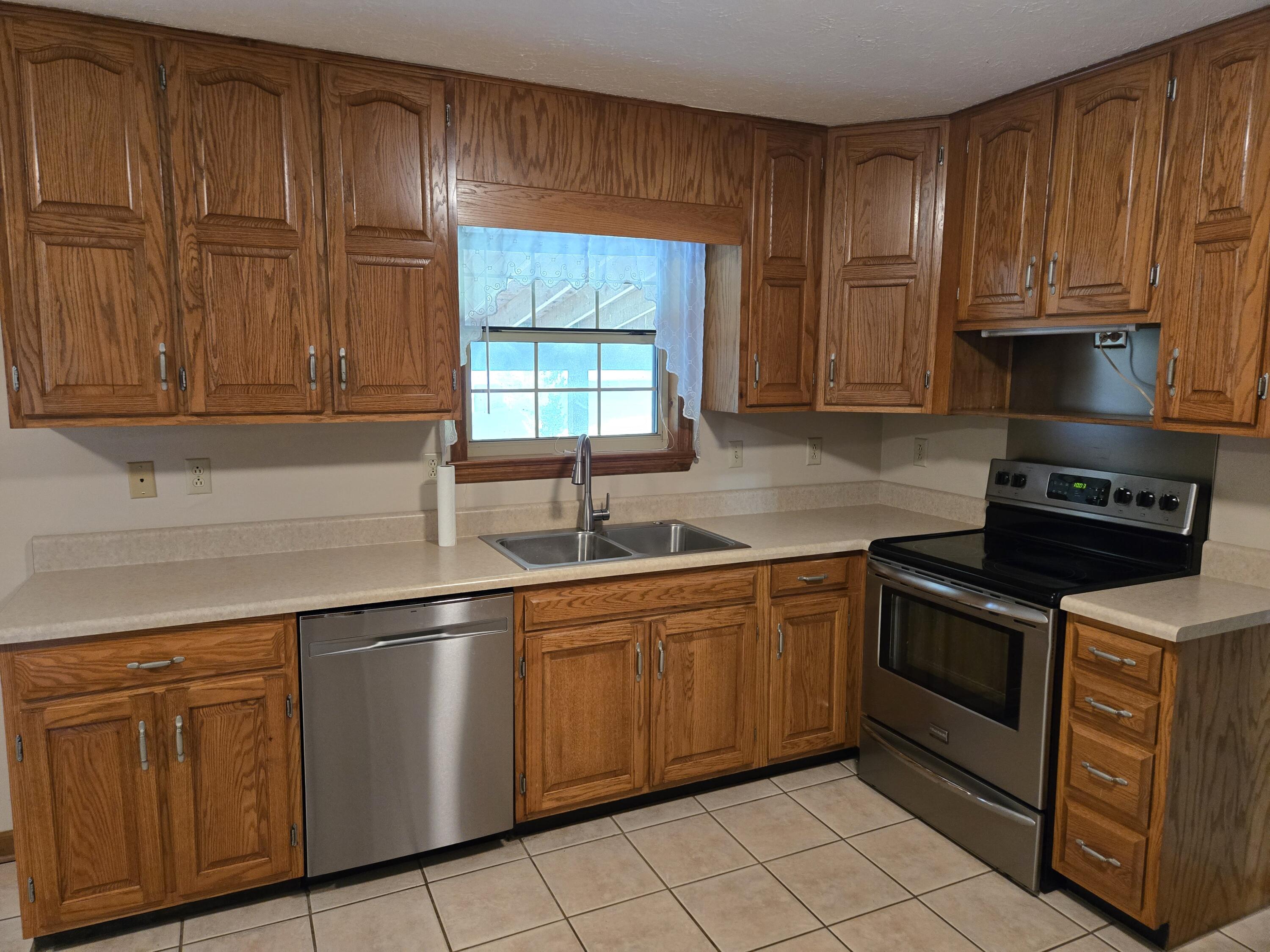204 Old County Road Ringgold, GA 30736 - Photo 24 of 79 Also plumbed for gas range.
