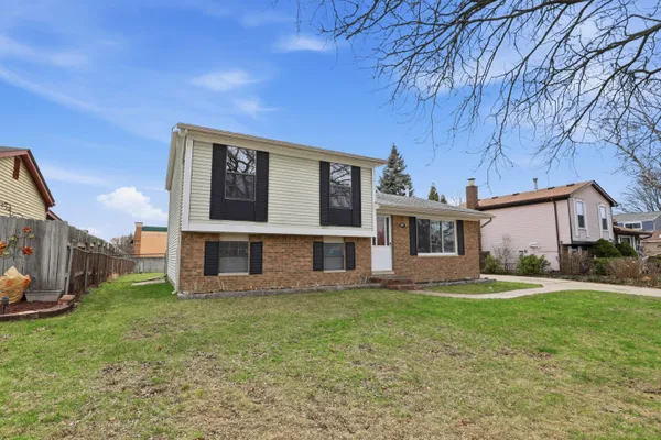 $2,395 | 41427 Larimore Lane, Canton, MI 48187