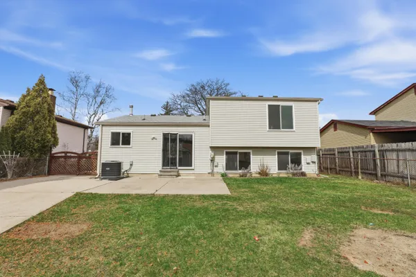 $2,395 | 41427 Larimore Lane, Canton, MI 48187