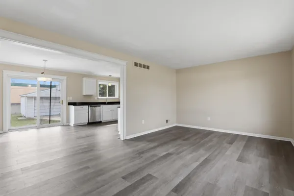 $2,395 | 41427 Larimore Lane, Canton, MI 48187