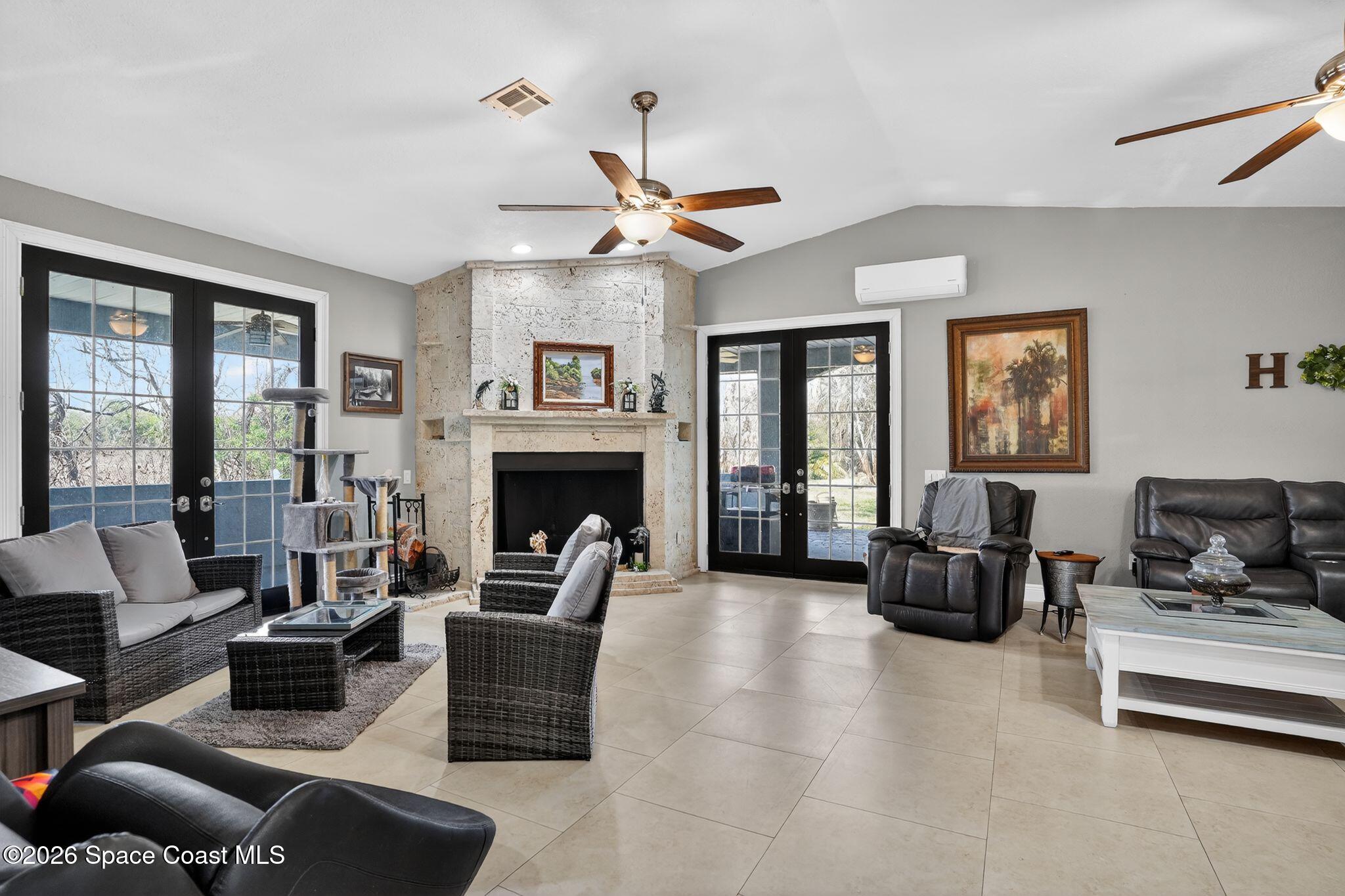 3870 Raney Road Titusville, FL 32780 - Photo 9 of 28 10_3870_Raney_Rd_Titusville_FL_32780-Liv