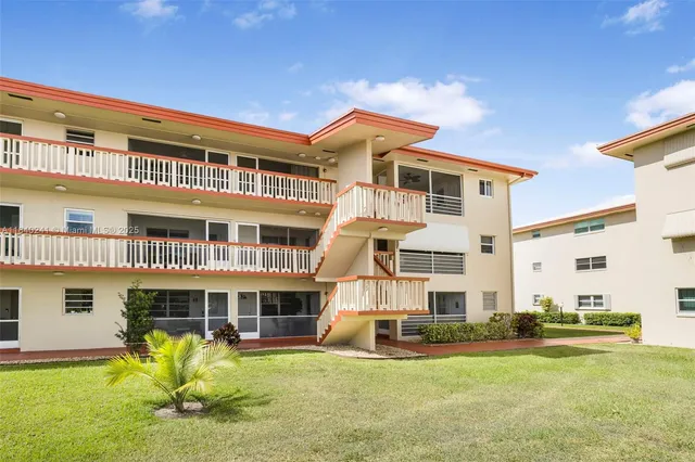$210,000 | 5300 Washington Street, Unit Q207, Hollywood, FL 33021