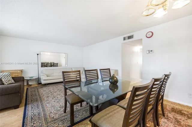 $210,000 | 5300 Washington Street, Unit Q207, Hollywood, FL 33021