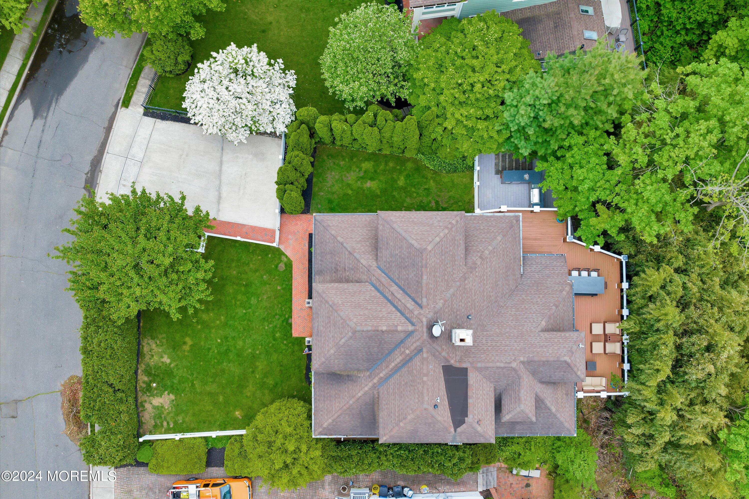18 Hubbard Park Red Bank, NJ 07701 - Photo 46 of 54 Aerial