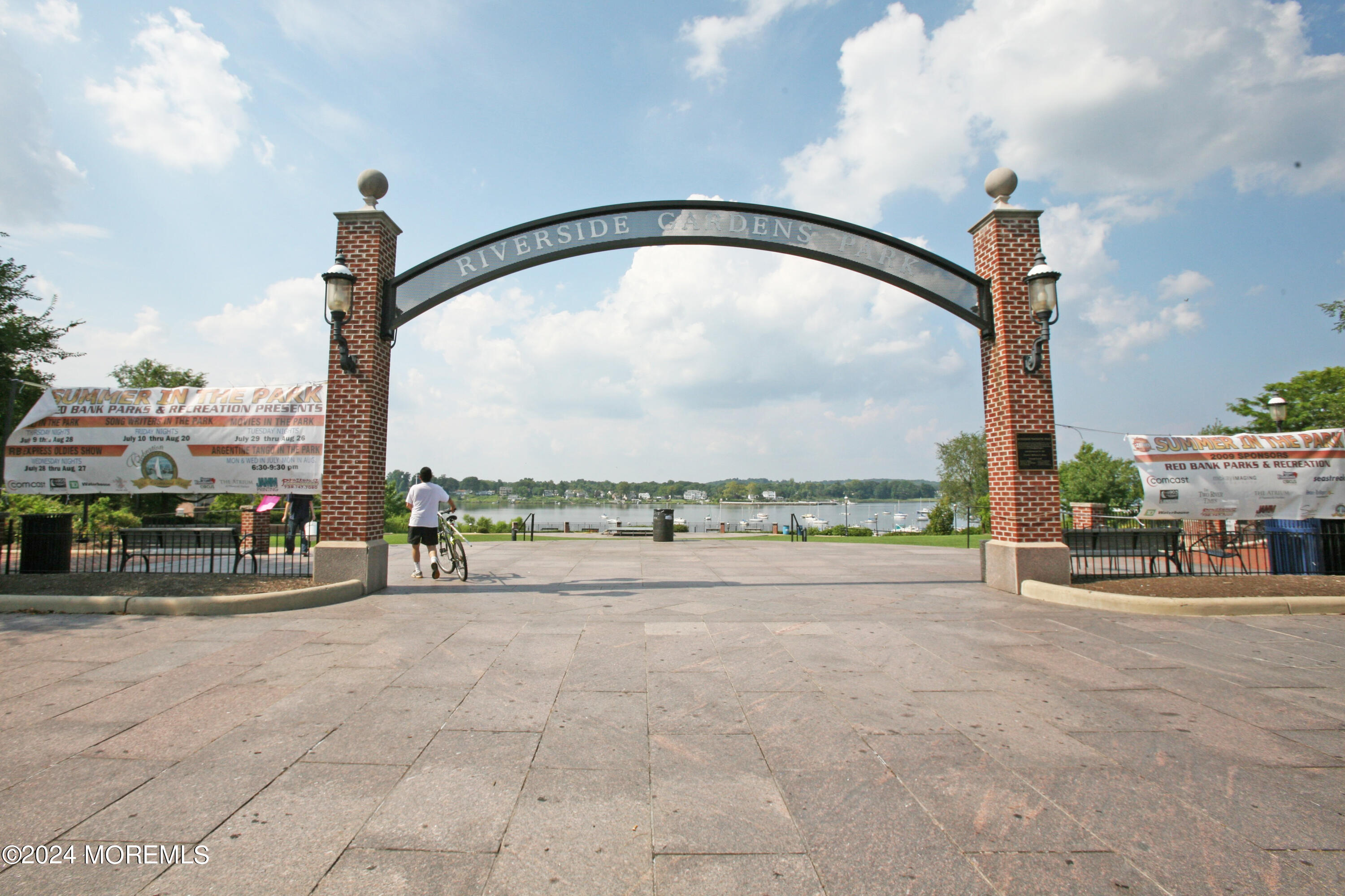 18 Hubbard Park Red Bank, NJ 07701 - Photo 52 of 54 Riverside Gardens Park