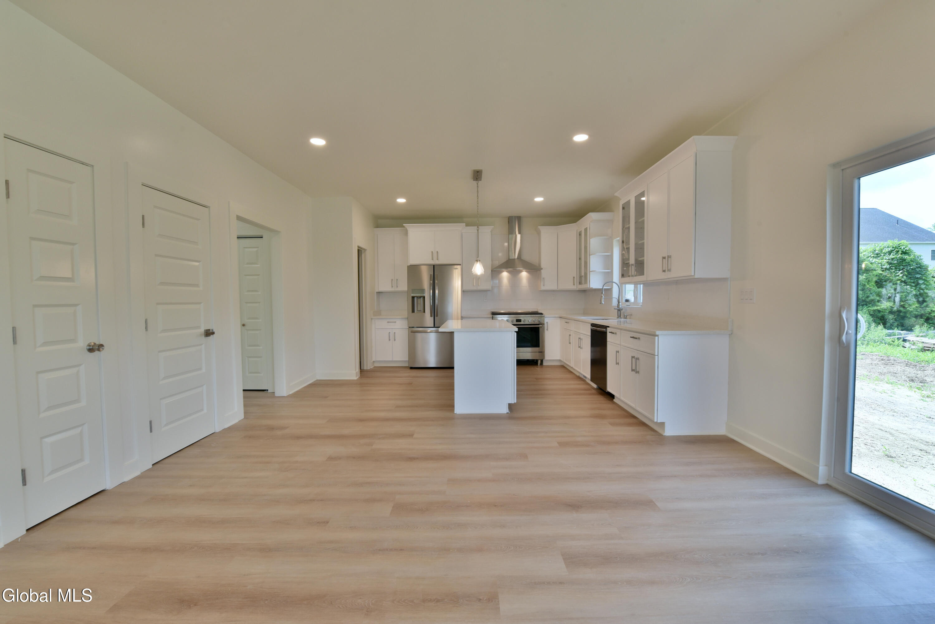 802 South Ravine Road Niskayuna, NY 12309 - Photo 23 of 60 12
