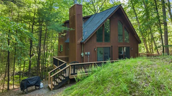 $274,900 | 103 Lollipop Lane, Dingmans Ferry, PA 18328