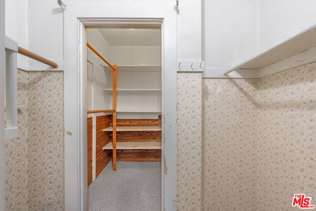 2429 North Commonwealth Avenue Los Angeles, CA 90027 - Photo 32 of 54 a view of walk in closet