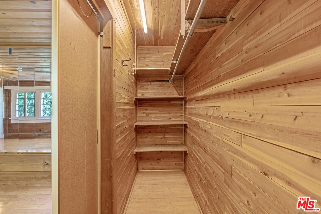 2429 North Commonwealth Avenue Los Angeles, CA 90027 - Photo 37 of 54 a view of walk in closet