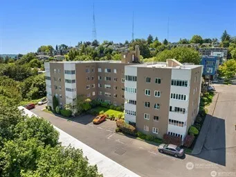 $1,690 | 1800 Taylor Avenue North, Unit 1, Seattle, WA 98109