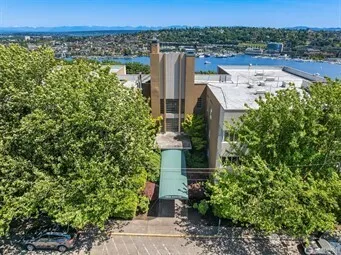 $1,690 | 1800 Taylor Avenue North, Unit 1, Seattle, WA 98109