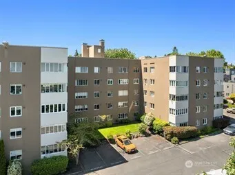 $1,690 | 1800 Taylor Avenue North, Unit 1, Seattle, WA 98109