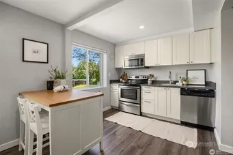 $1,690 | 1800 Taylor Avenue North, Unit 1, Seattle, WA 98109