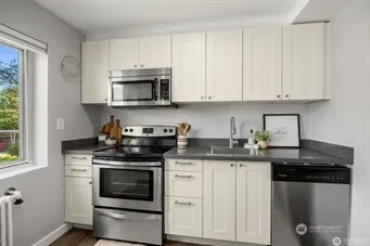 $1,690 | 1800 Taylor Avenue North, Unit 1, Seattle, WA 98109