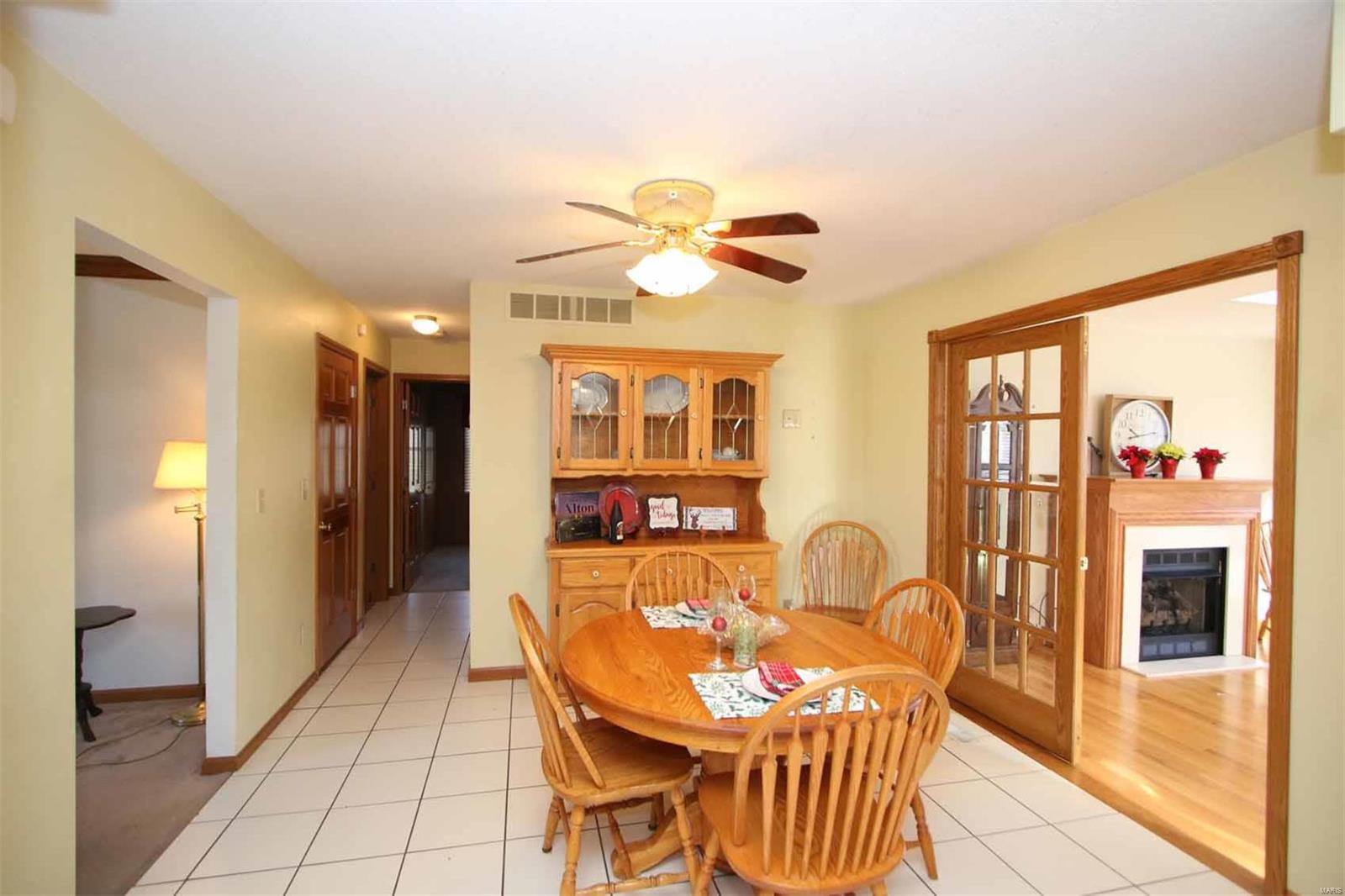 4315 Fosterburg Road Alton, IL 62002 - Photo 14 of 29