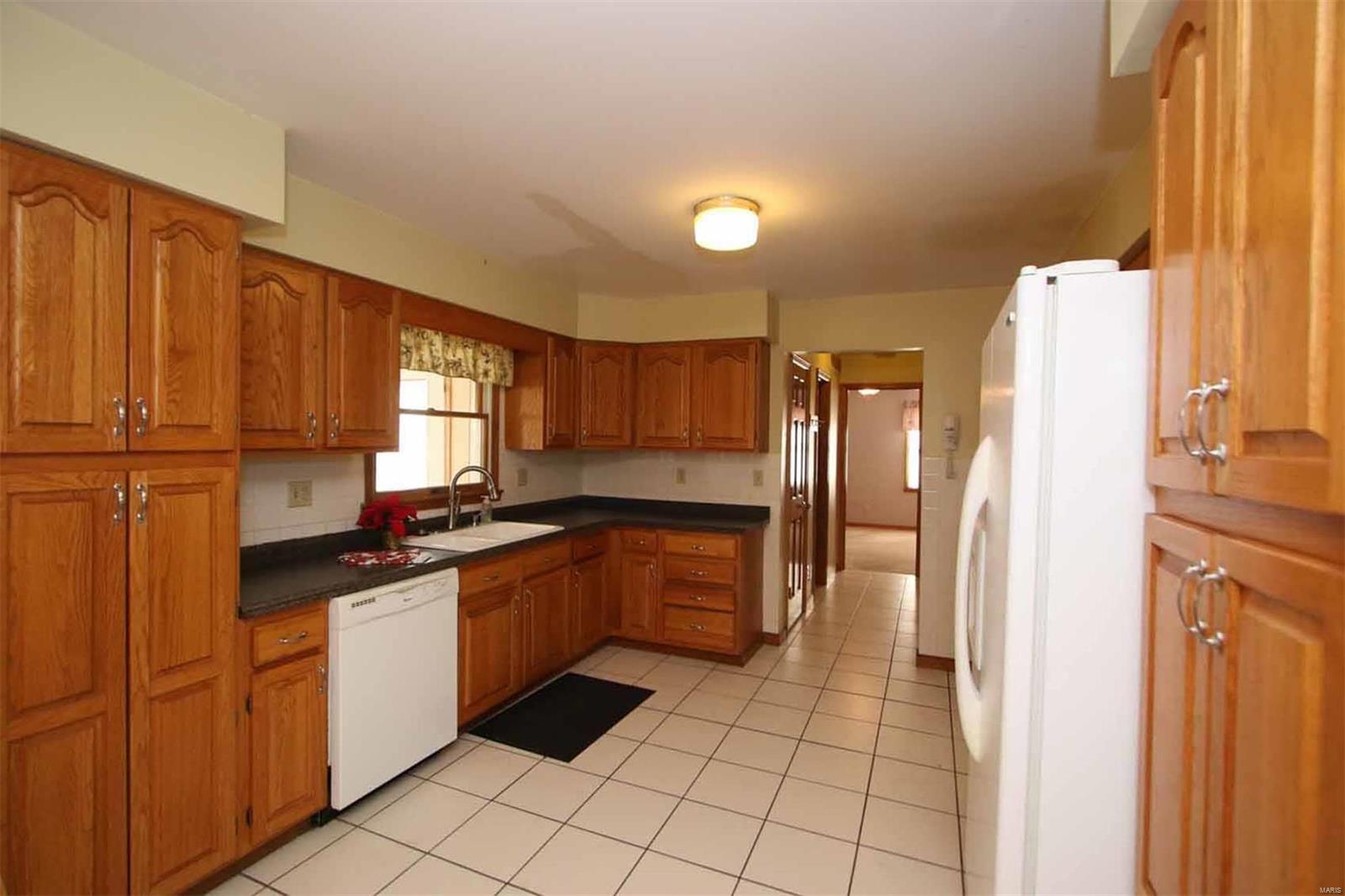 4315 Fosterburg Road Alton, IL 62002 - Photo 16 of 29
