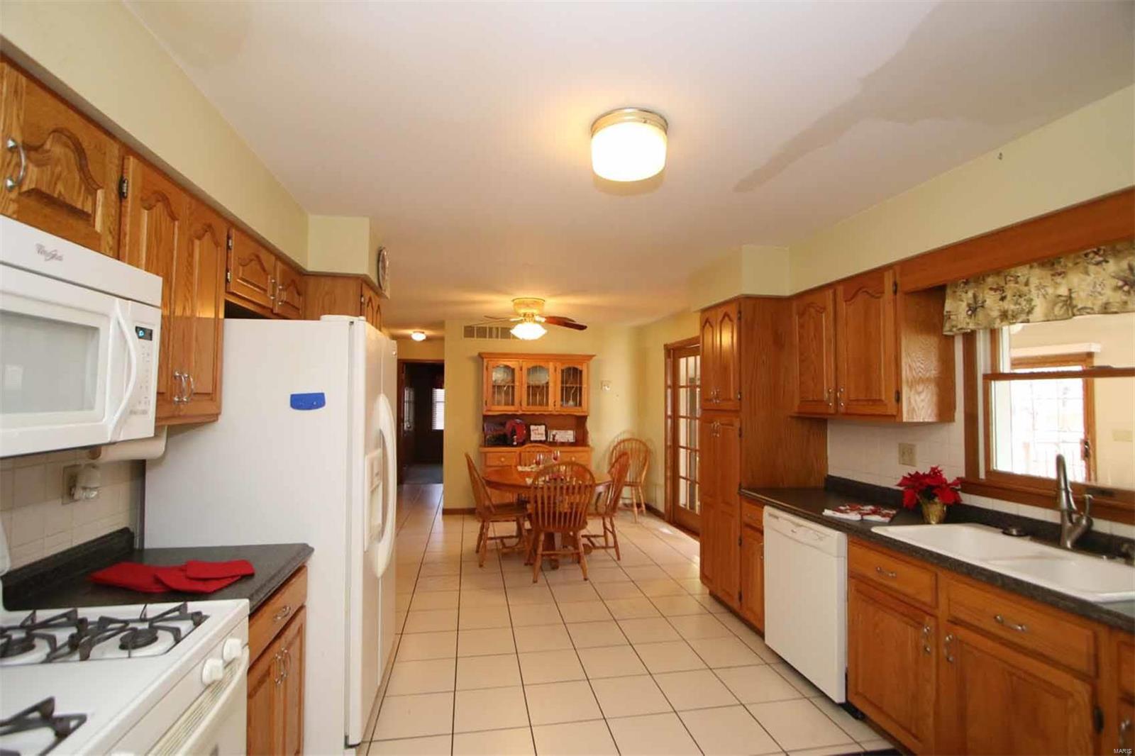4315 Fosterburg Road Alton, IL 62002 - Photo 19 of 29