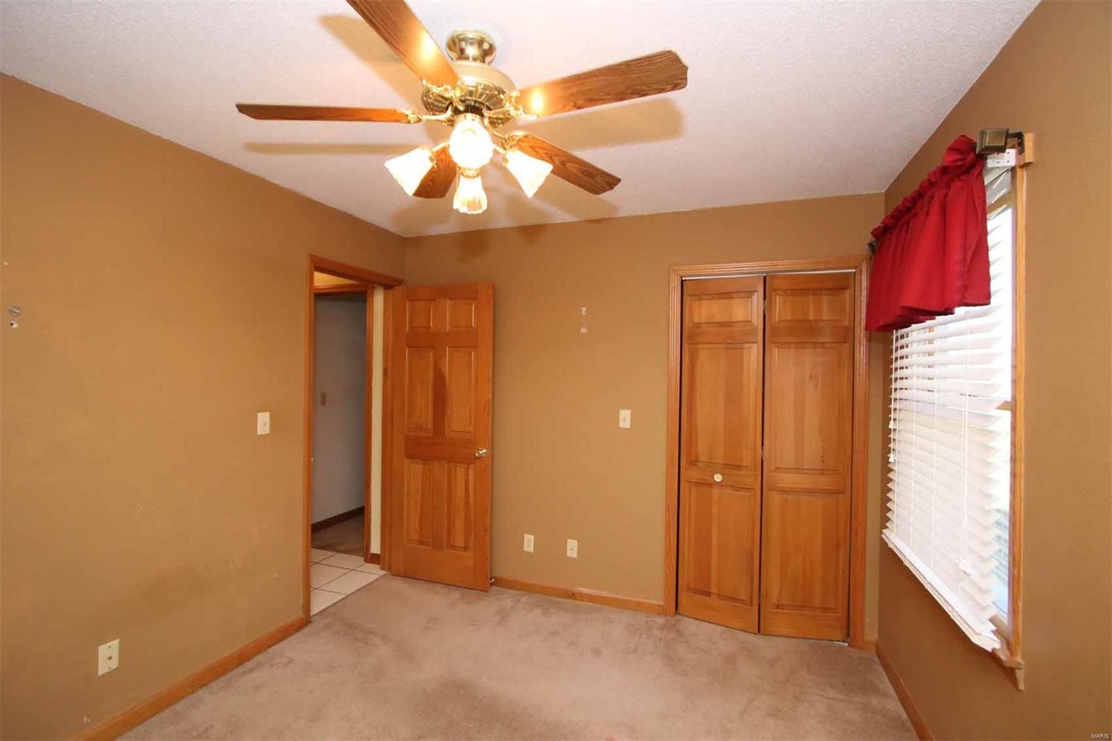 4315 Fosterburg Road Alton, IL 62002 - Photo 22 of 29