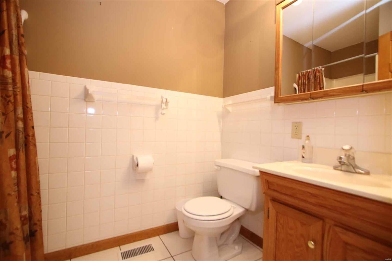 4315 Fosterburg Road Alton, IL 62002 - Photo 25 of 29
