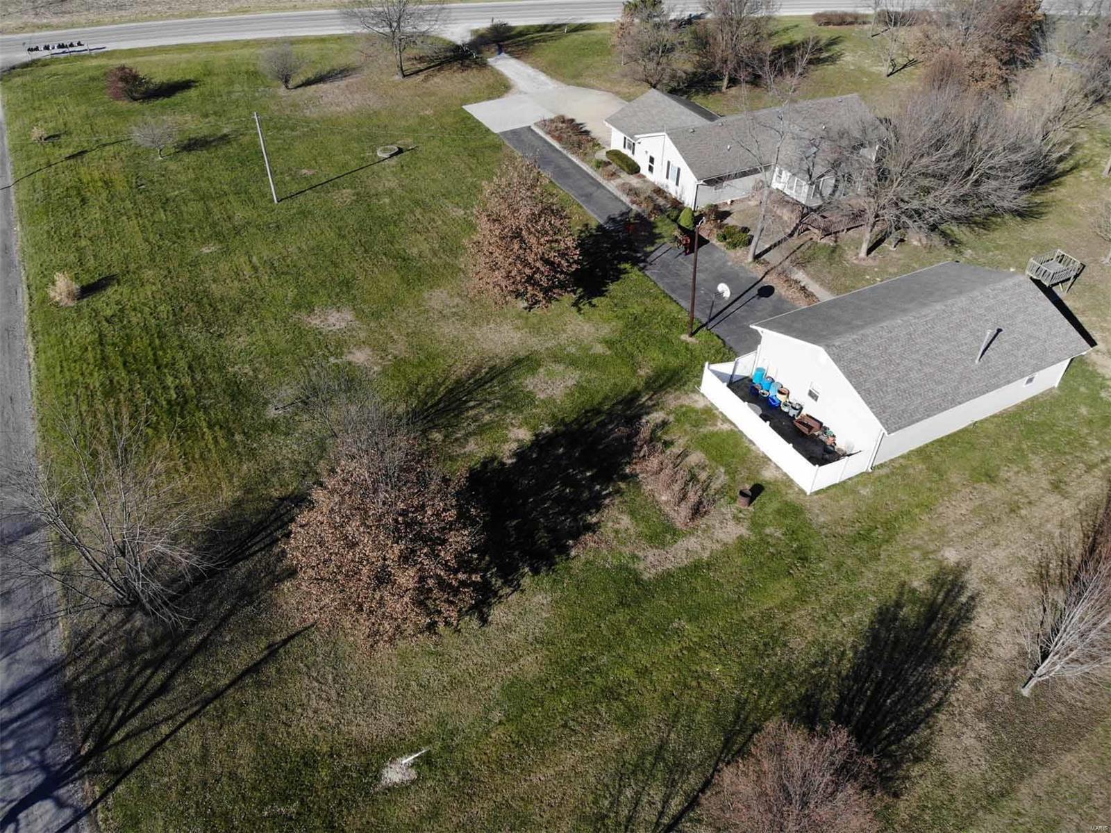 4315 Fosterburg Road Alton, IL 62002 - Photo 5 of 29