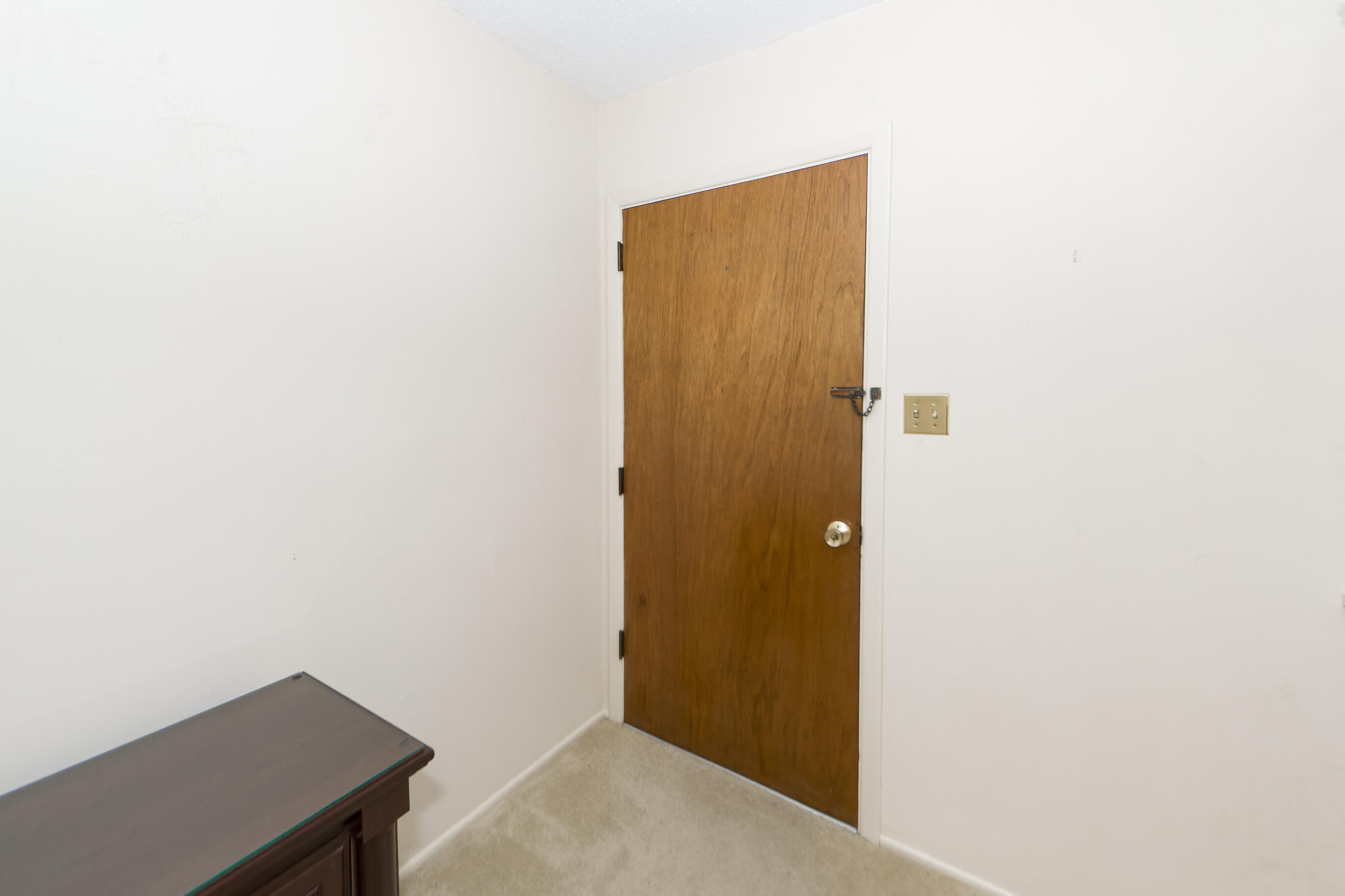 880 Dills Bluff Road Charleston, SC 29412 - Photo 3 of 38 Come on in!