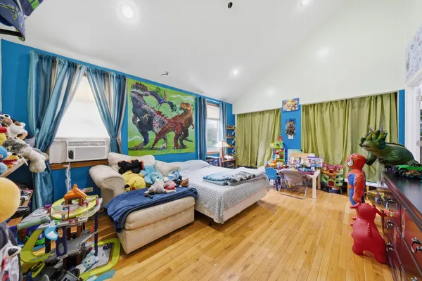 $430,000 | 2102 North Moody Avenue, Chicago, IL 60639