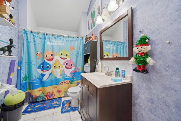 $430,000 | 2102 North Moody Avenue, Chicago, IL 60639