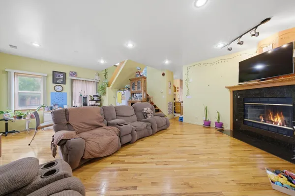 $430,000 | 2102 North Moody Avenue, Chicago, IL 60639
