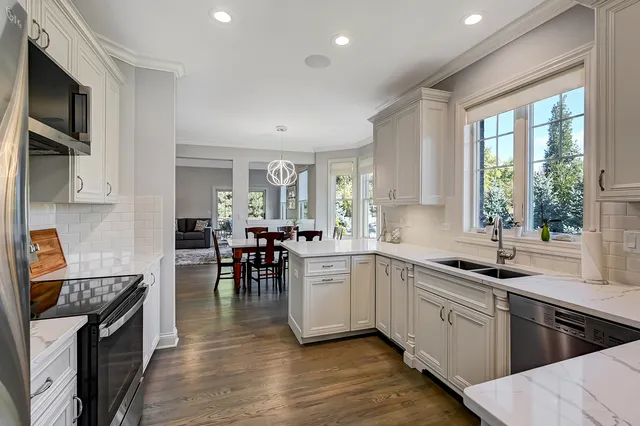 $839,000 | 3 Westmoreland Lane, Naperville, IL 60540