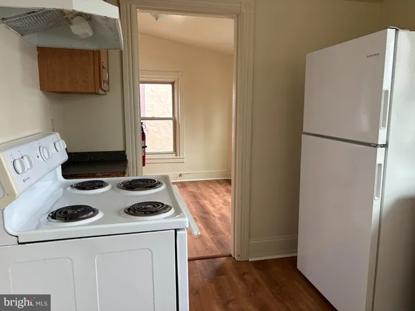 $1,350 | 330 East Chestnut Street, Coatesville, PA 19320