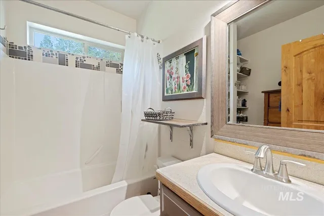 $580,000 | 70 Castle Mountain Drive, Garden Valley, ID 83622