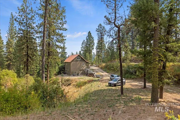 $575,000 | 70 Castle Mountain Drive, Garden Valley, ID 83622