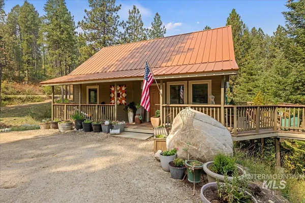 $575,000 | 70 Castle Mountain Drive, Garden Valley, ID 83622