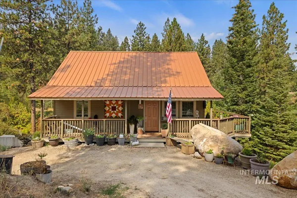 $575,000 | 70 Castle Mountain Drive, Garden Valley, ID 83622