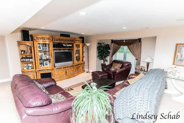 $575,000 | 13025 Shaner Avenue Northeast, Cedar Springs, MI 49319