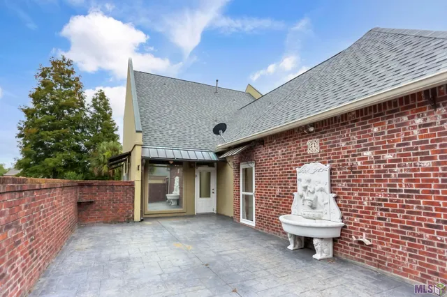 $305,000 | 40098 Champion Tif Drive, Gonzales, LA 70737