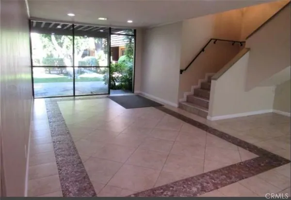 $2,600 | 5400 Newcastle Avenue, Encino, CA 91316