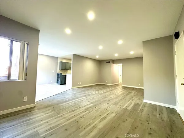 $2,600 | 5400 Newcastle Avenue, Encino, CA 91316