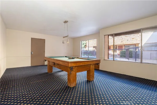 $2,600 | 5400 Newcastle Avenue, Encino, CA 91316