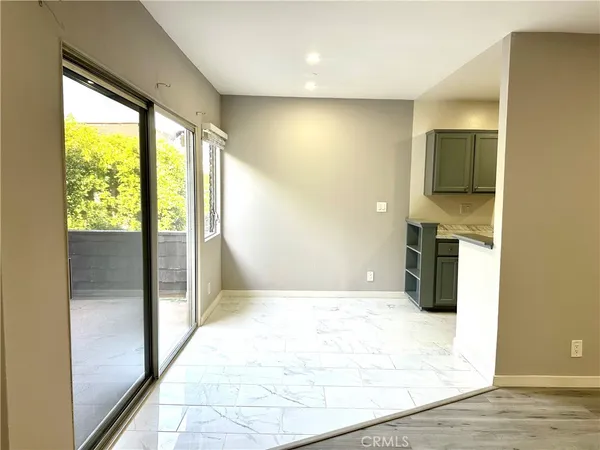 $2,600 | 5400 Newcastle Avenue, Encino, CA 91316