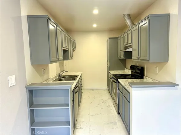 $2,600 | 5400 Newcastle Avenue, Encino, CA 91316