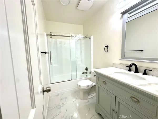 $2,600 | 5400 Newcastle Avenue, Encino, CA 91316
