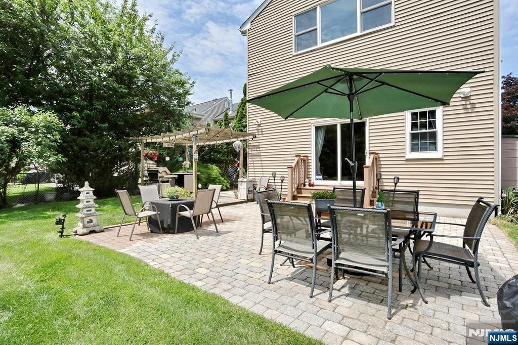 396 Burlington Road Paramus, NJ 07652 - Photo 32 of 46